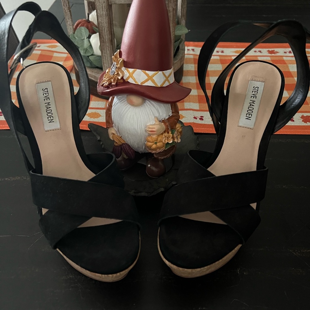 Steve Madden Sandals, wore once, Size 8 1/2